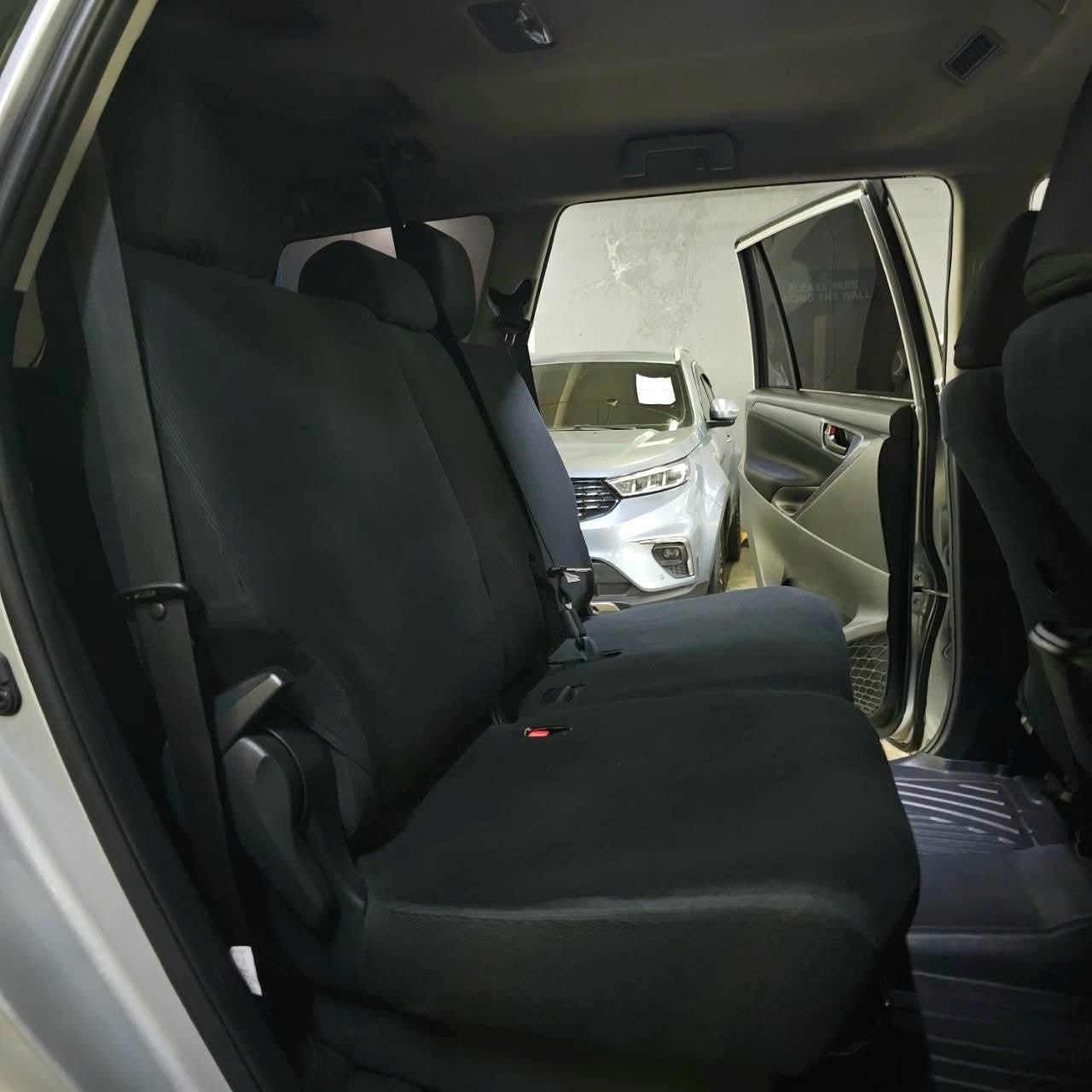 
								2025 Toyota Innova XE 2.8L DSL AT full									