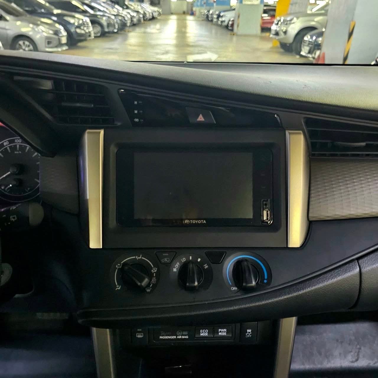 
								2025 Toyota Innova XE 2.8L DSL AT full									