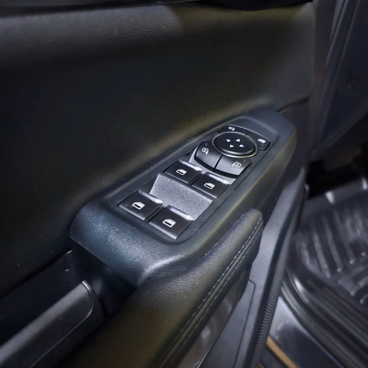 
								2024 Ford Everest 2.0L Titanium Plus 4X4 DSL AT full									