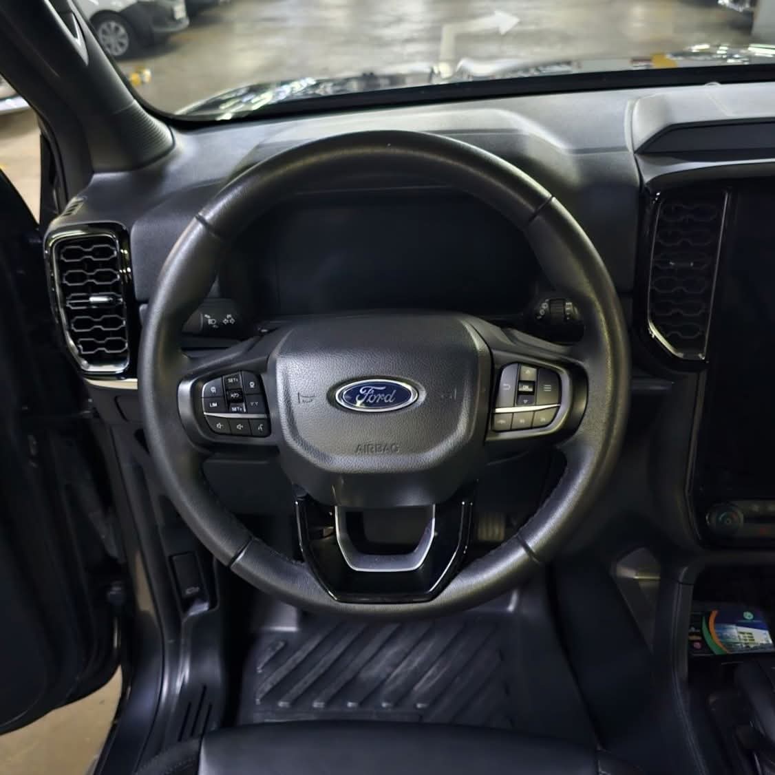 
								2024 Ford Everest 2.0L Titanium Plus 4X4 DSL AT full									