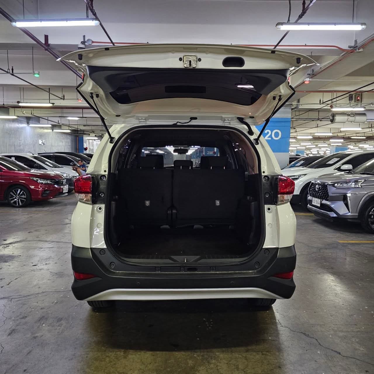 
								2019 Toyota Rush 1.5L E AT full									