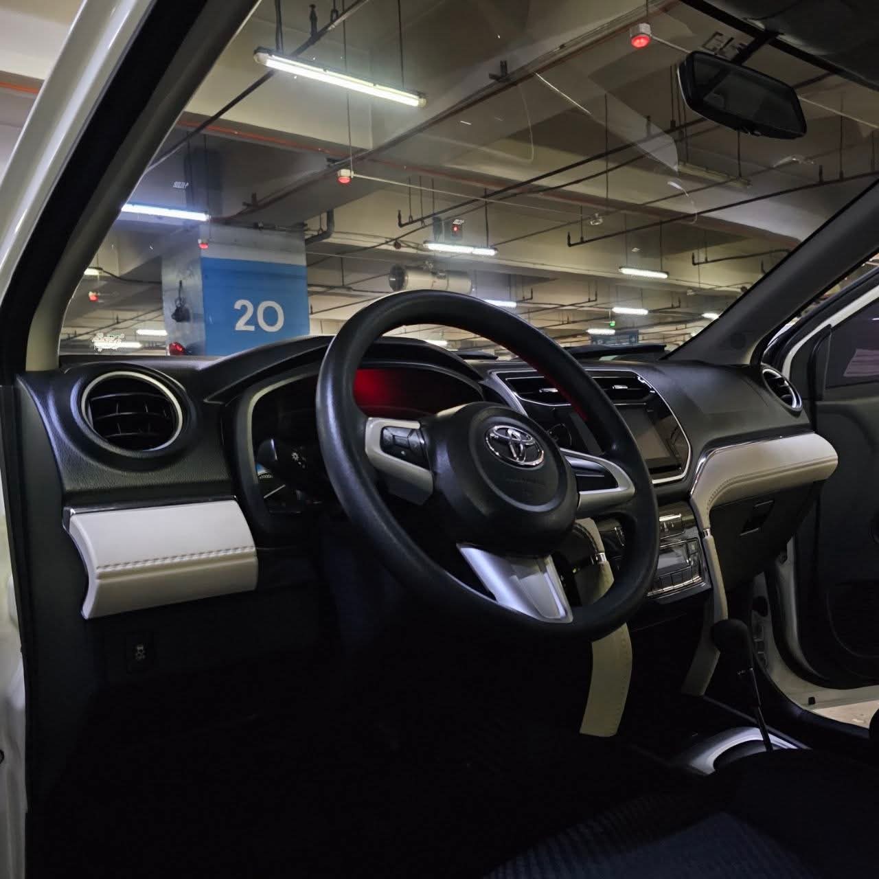 
								2019 Toyota Rush 1.5L E AT full									