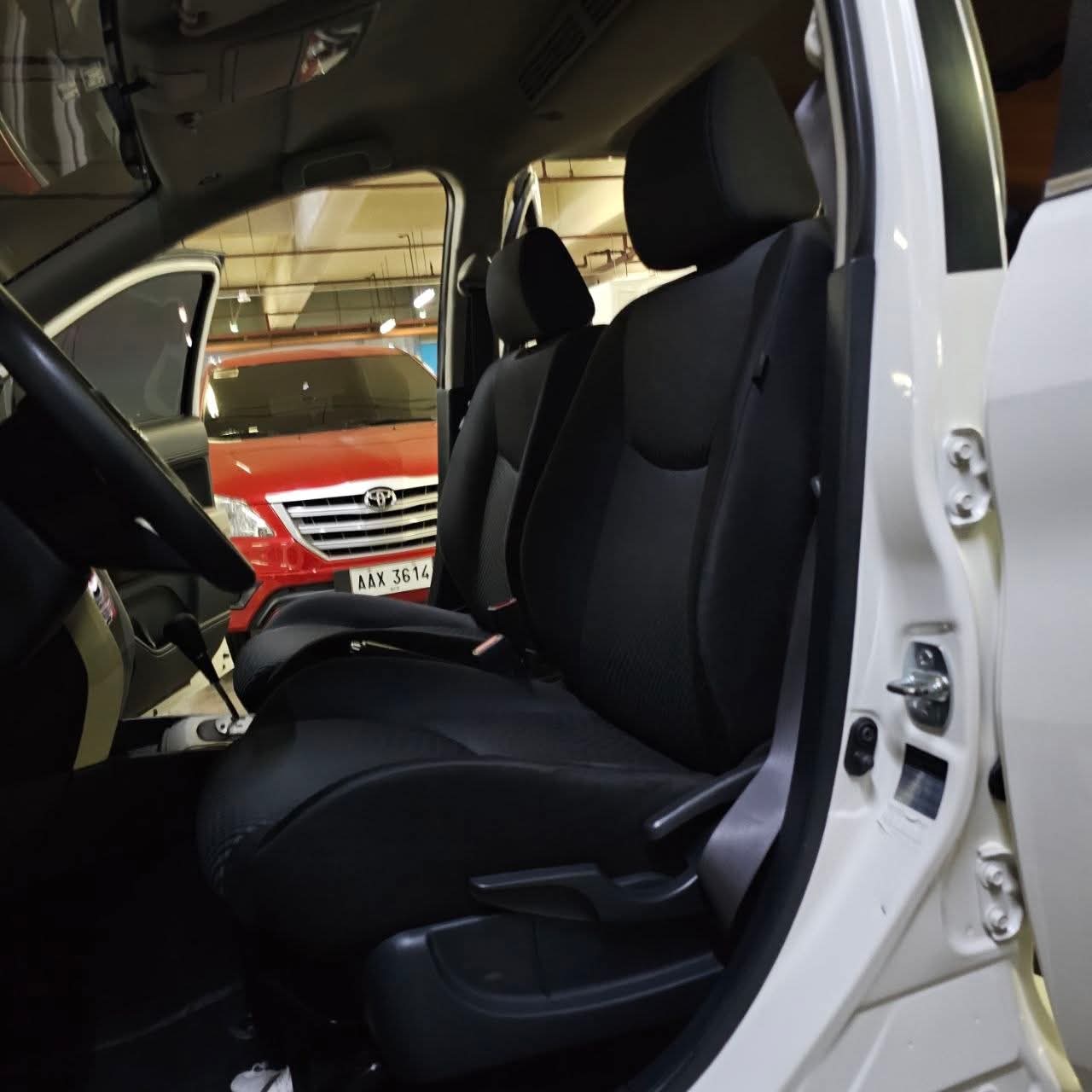 
								2019 Toyota Rush 1.5L E AT full									