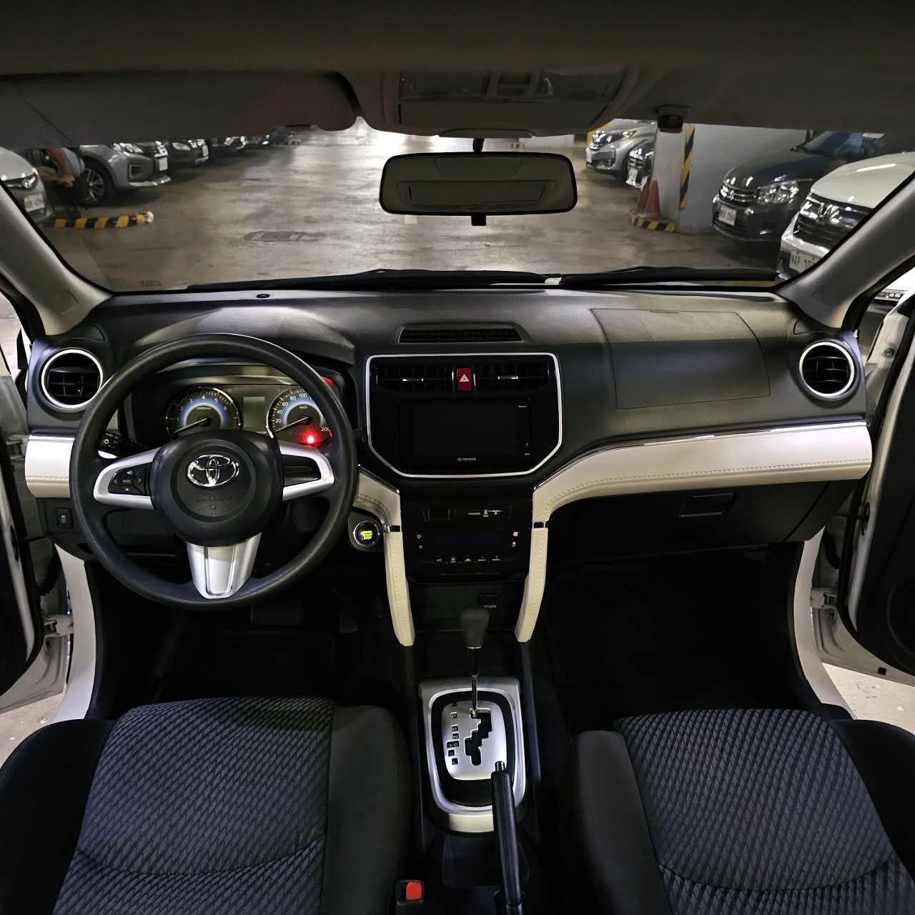 
								2019 Toyota Rush 1.5L E AT full									