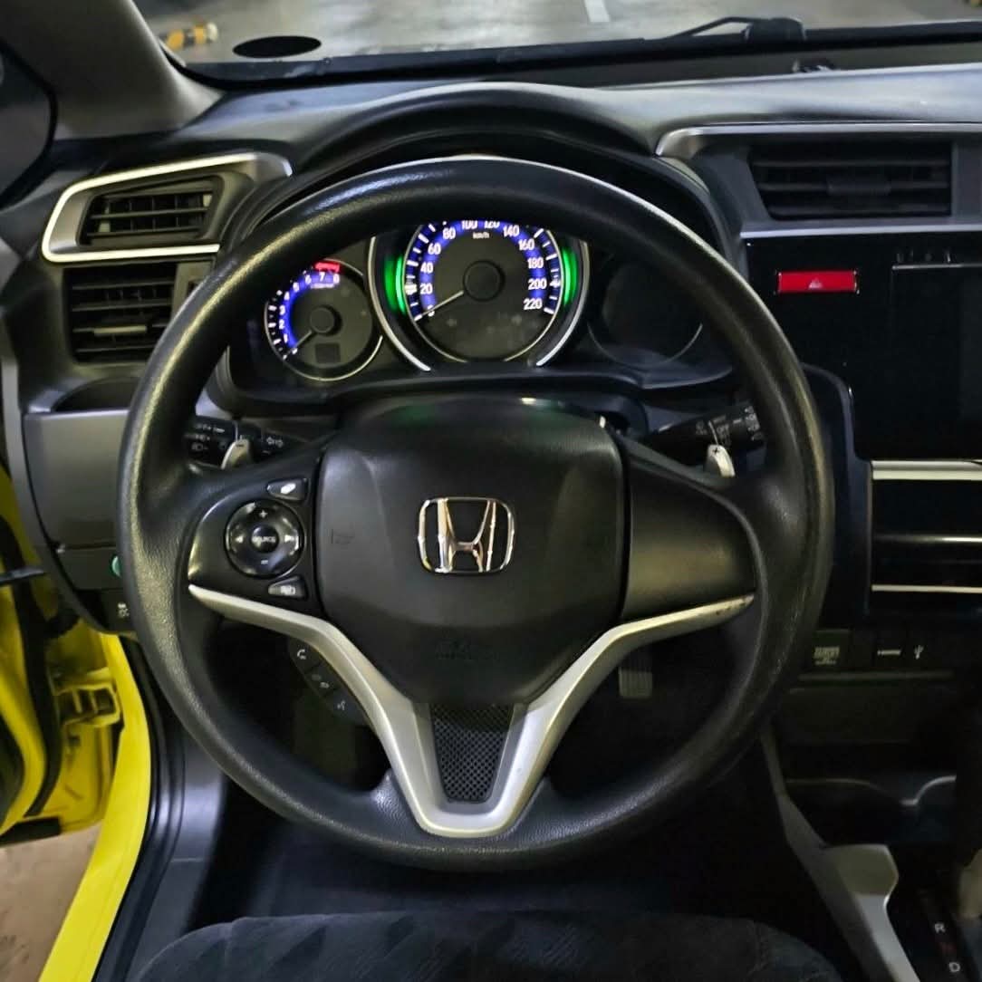 
								2016 Honda Jazz VX 1.5L i-VTEC AT full									