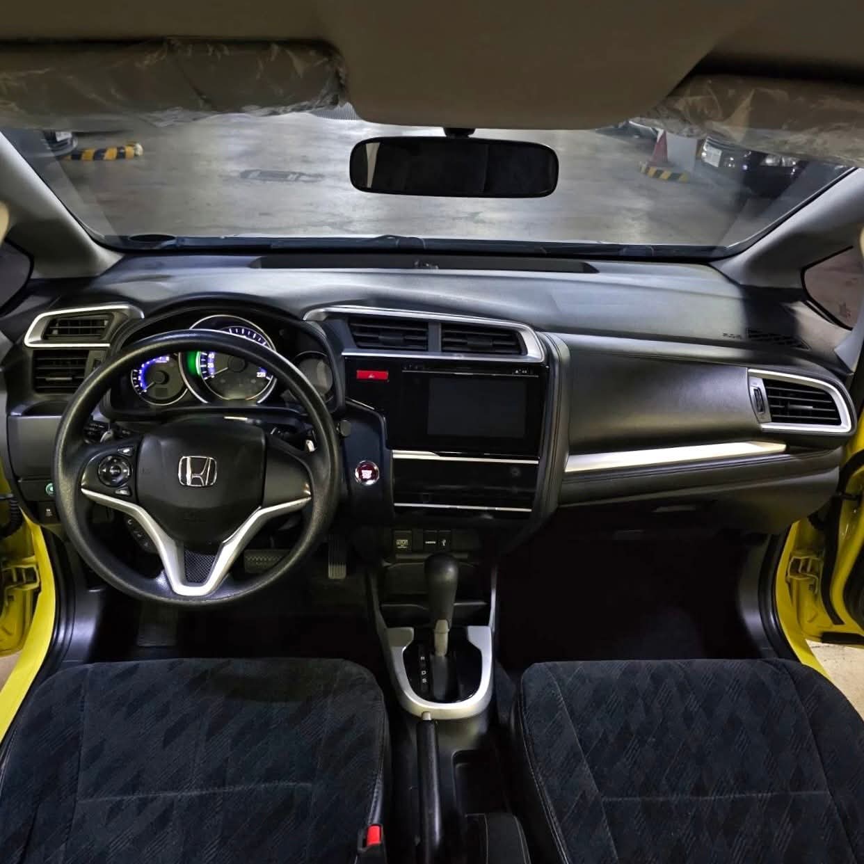 
								2016 Honda Jazz VX 1.5L i-VTEC AT full									