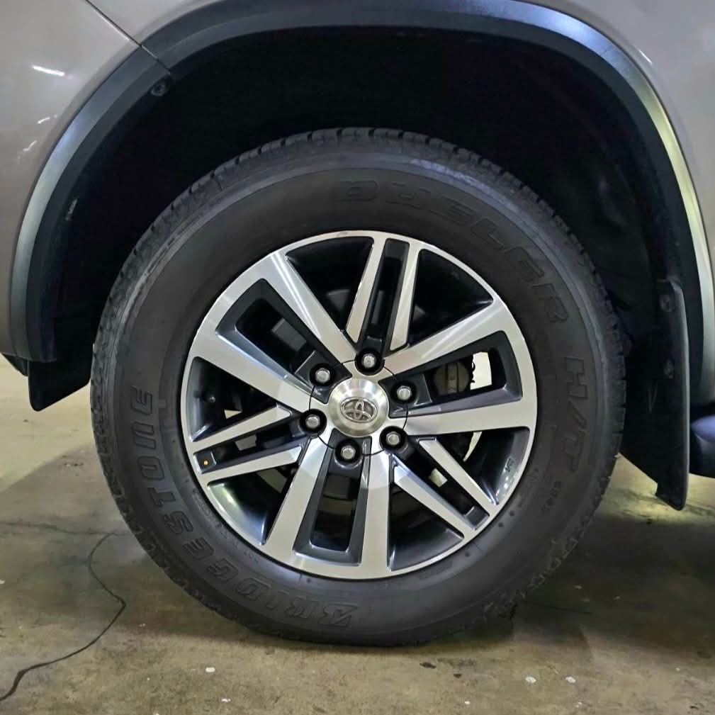 2017 Toyota Fortuner V 4X2 2.4L DSL AT