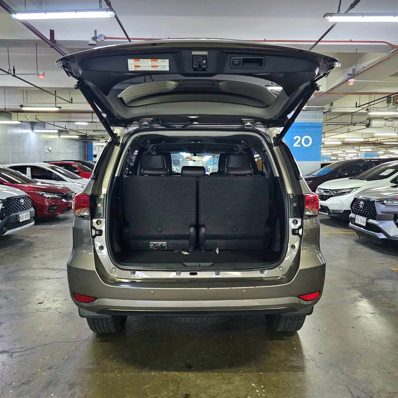 
								2017 Toyota Fortuner V 4X2 2.4L DSL AT full									