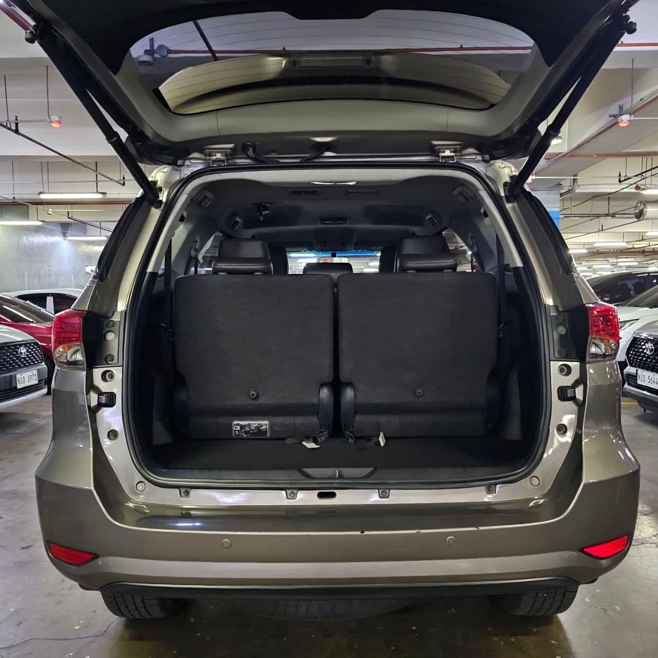 
								2017 Toyota Fortuner V 4X2 2.4L DSL AT full									