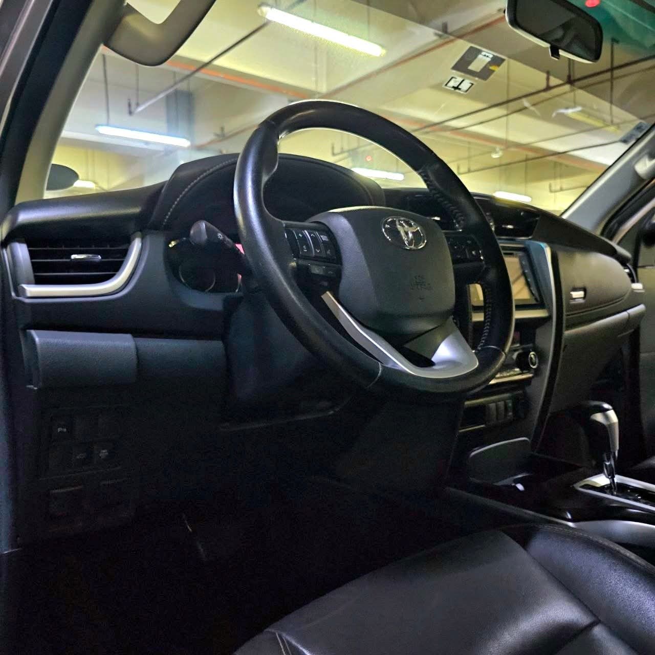 
								2017 Toyota Fortuner V 4X2 2.4L DSL AT full									