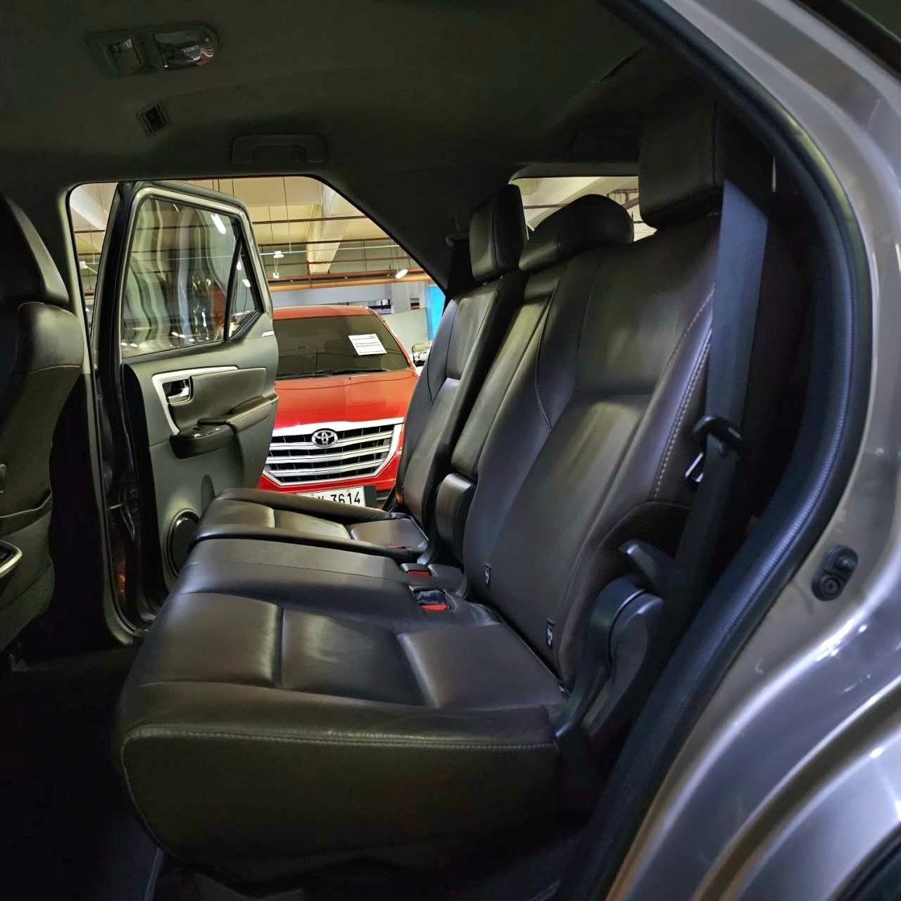 
								2017 Toyota Fortuner V 4X2 2.4L DSL AT full									