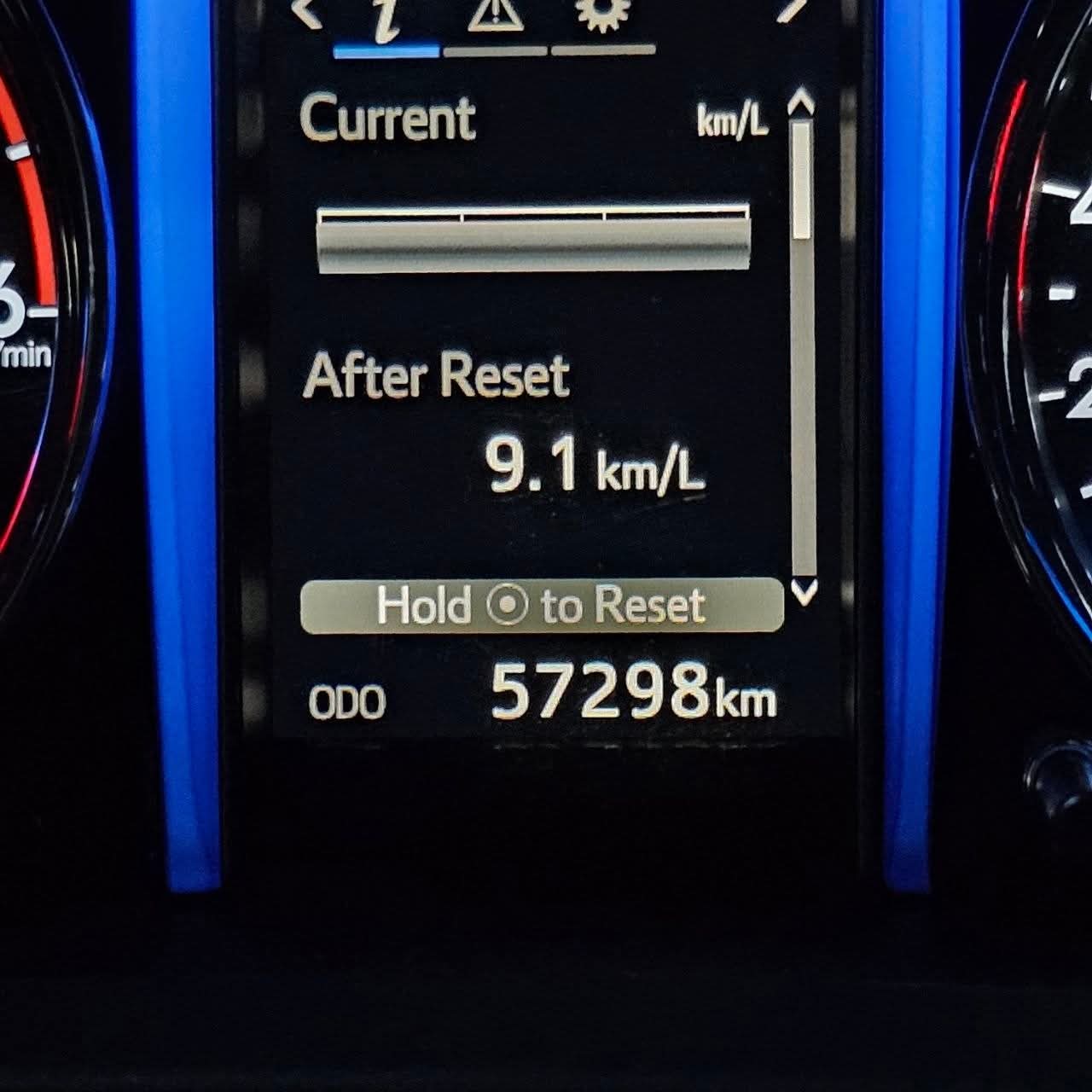 
								2017 Toyota Fortuner V 4X2 2.4L DSL AT full									