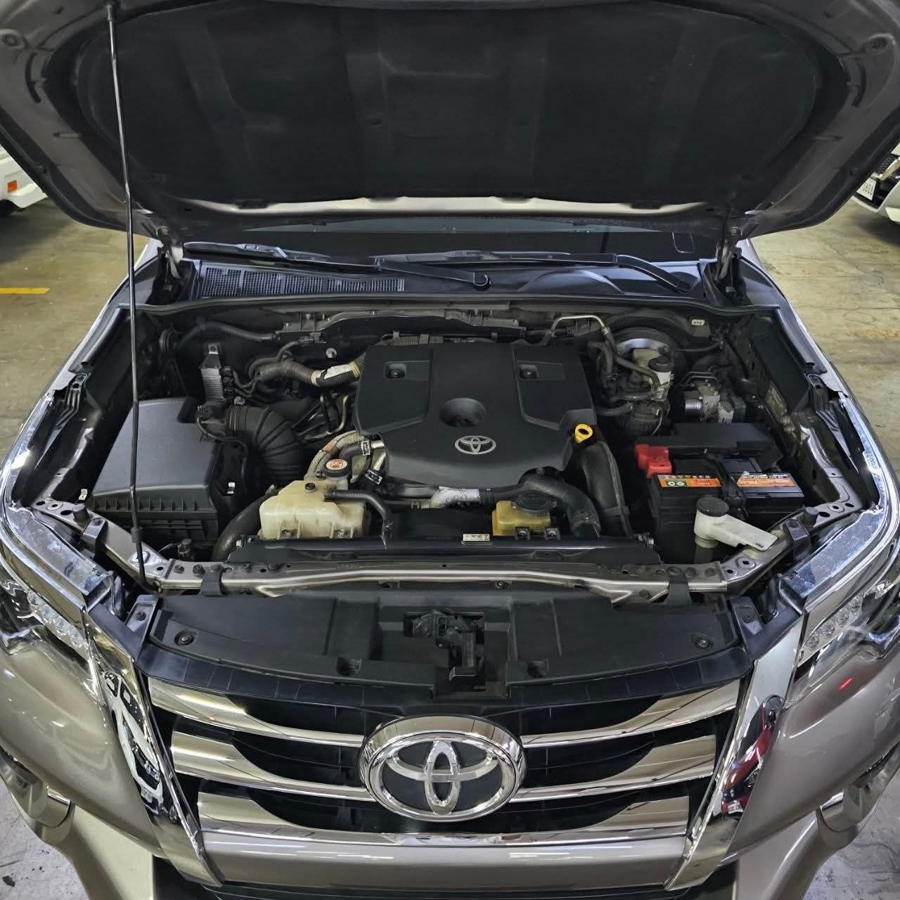 
								2017 Toyota Fortuner V 4X2 2.4L DSL AT full									