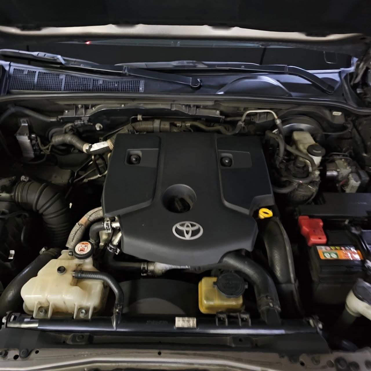 
								2017 Toyota Fortuner V 4X2 2.4L DSL AT full									