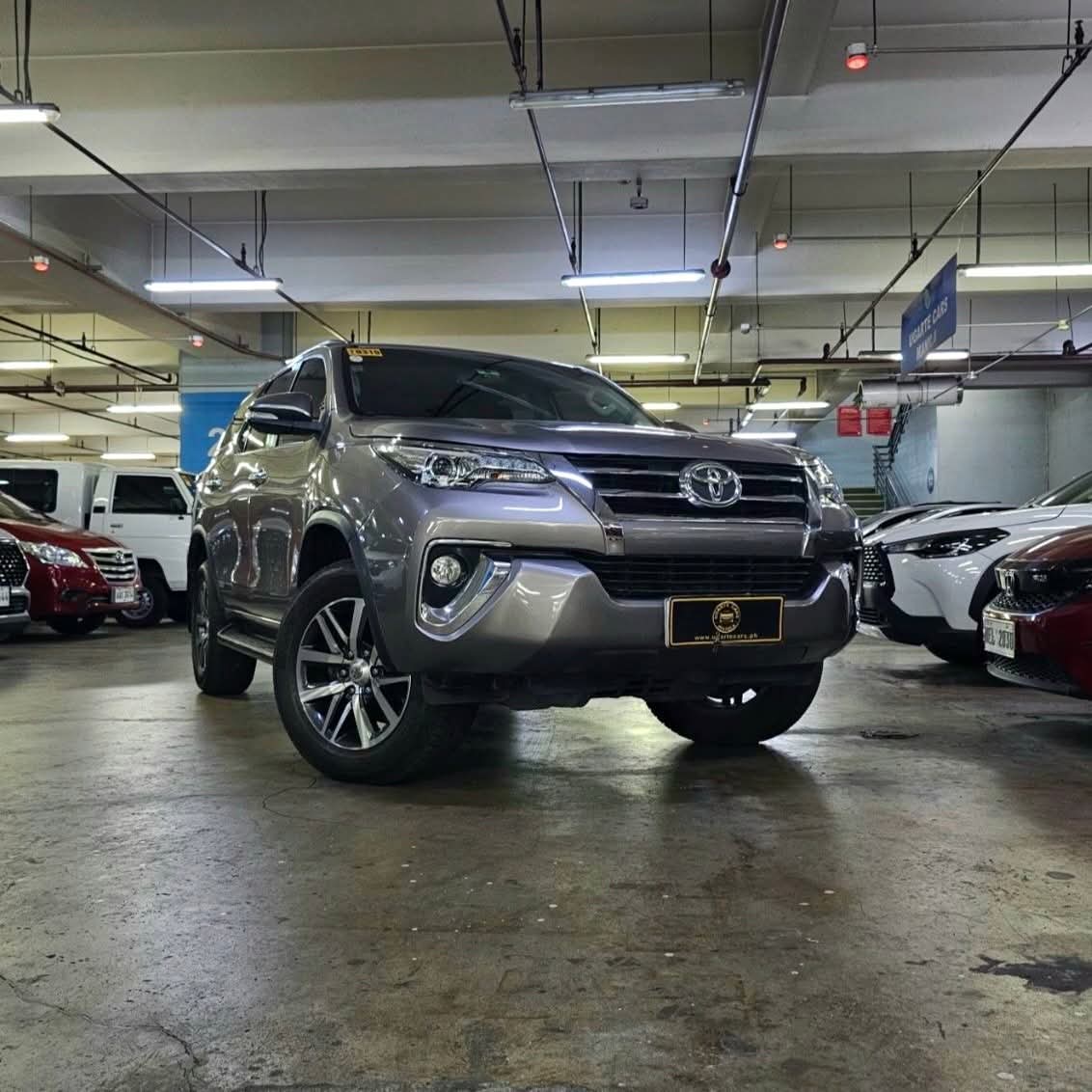 
								2017 Toyota Fortuner V 4X2 2.4L DSL AT full									