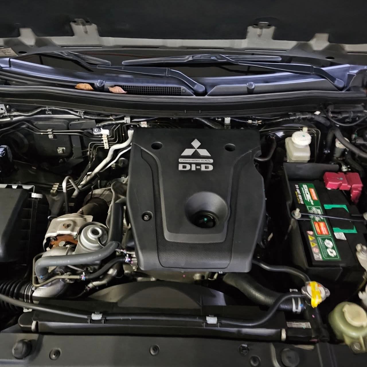 
								2023 Mitsubishi Montero Spt GLX 4X2 2.4L DSL MT full									