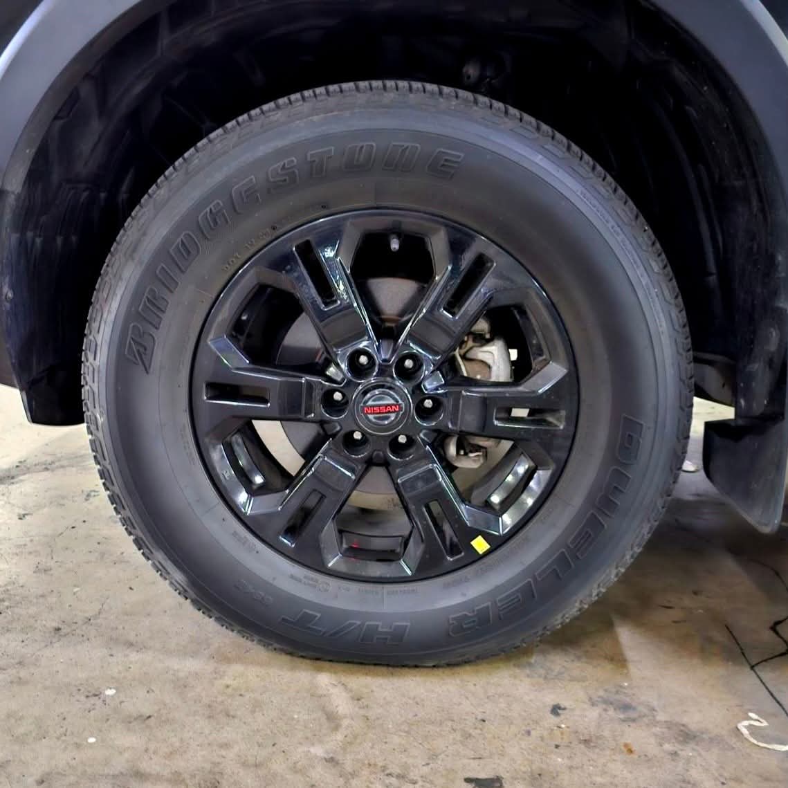
								2023 Nissan Navara 2.5L 4×2 VL Calibre DSL AT full									