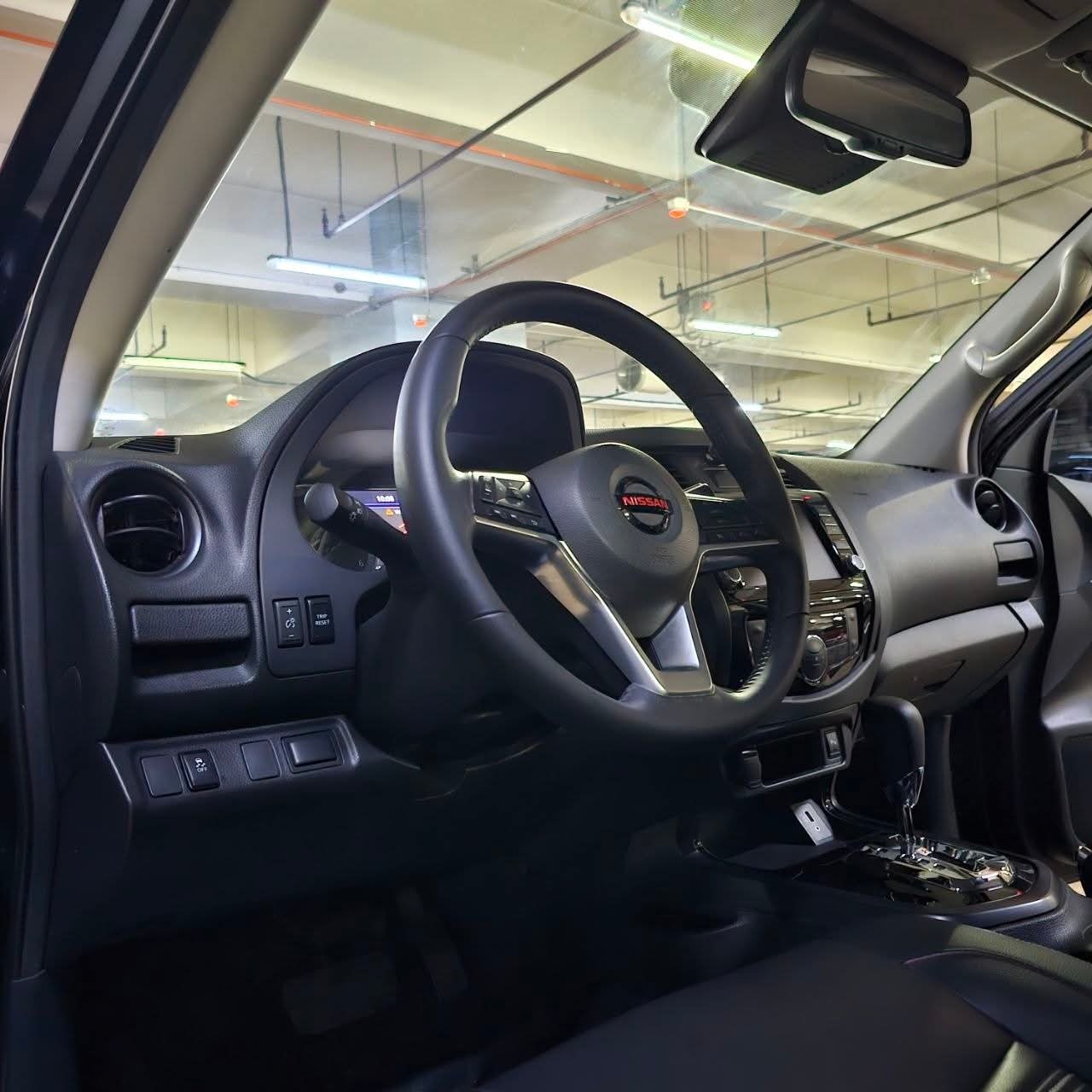 
								2023 Nissan Navara 2.5L 4×2 VL Calibre DSL AT full									