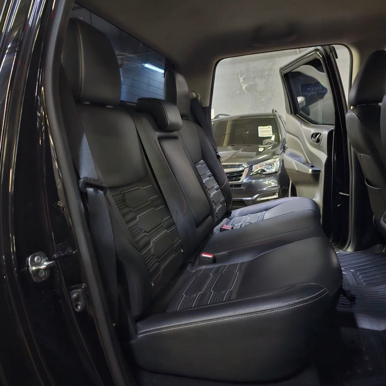 
								2023 Nissan Navara 2.5L 4×2 VL Calibre DSL AT full									