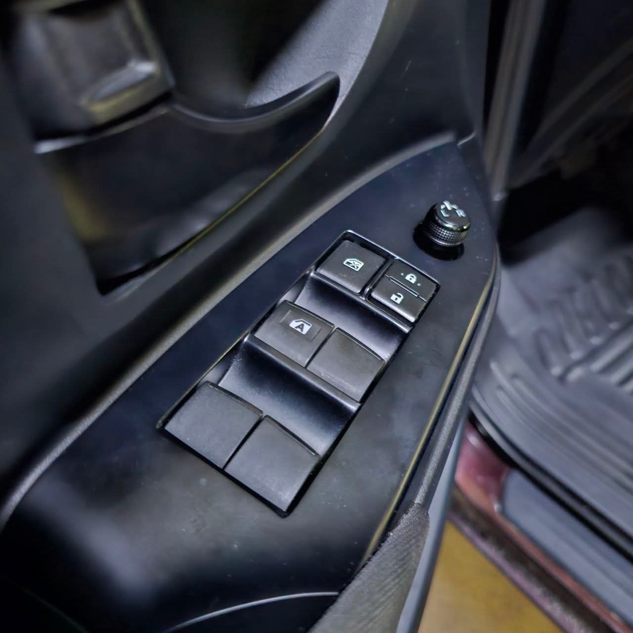 
								2022 Toyota Innova 2.8L E DSL AT full									