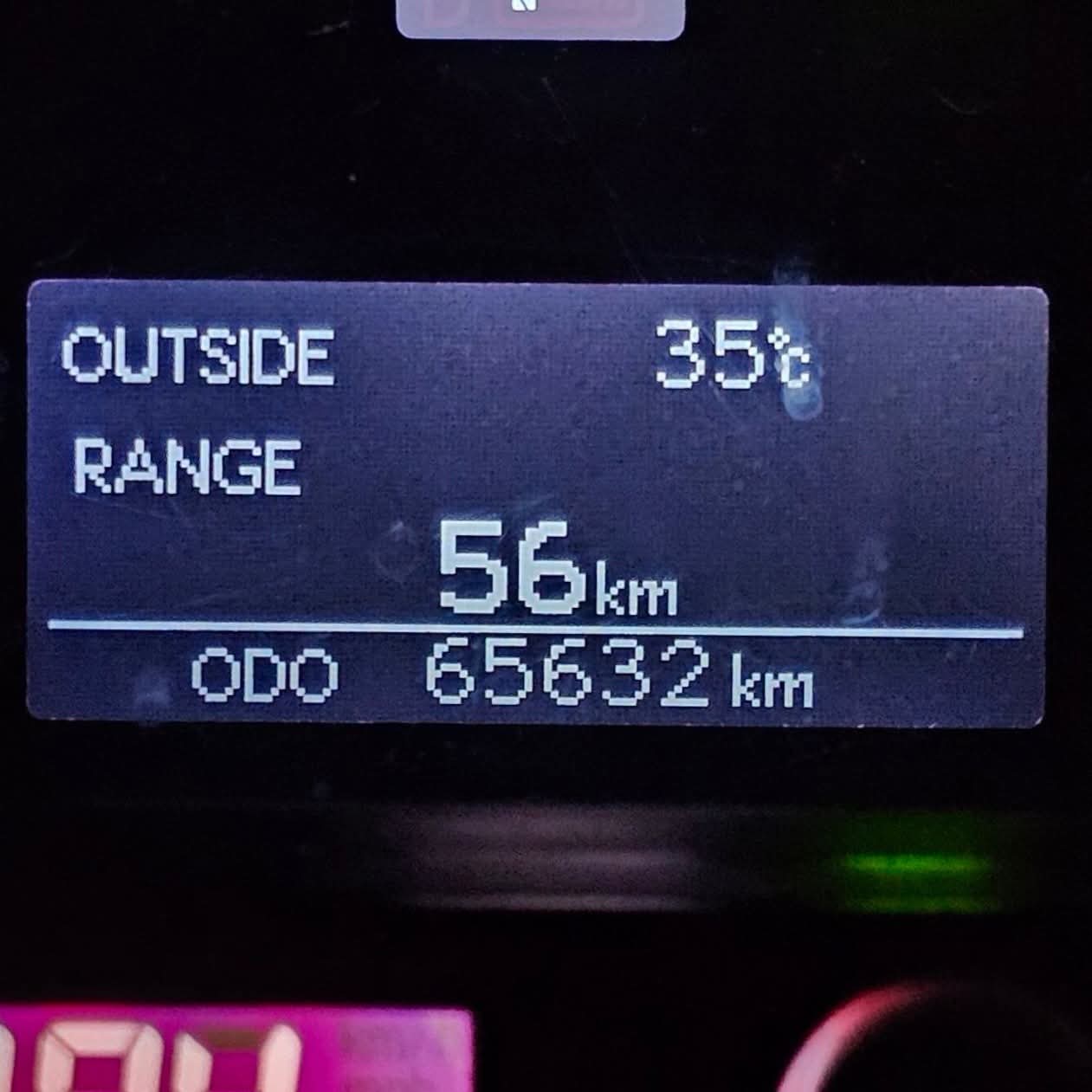 
								2022 Toyota Innova 2.8L E DSL AT full									