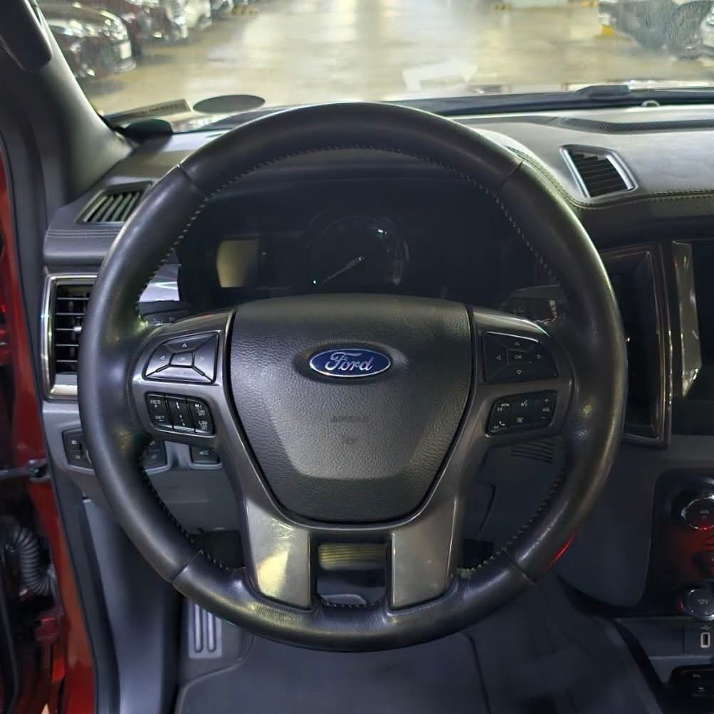 
								2017 Ford Everest Titanium 4X2 2.2L DSL AT full									