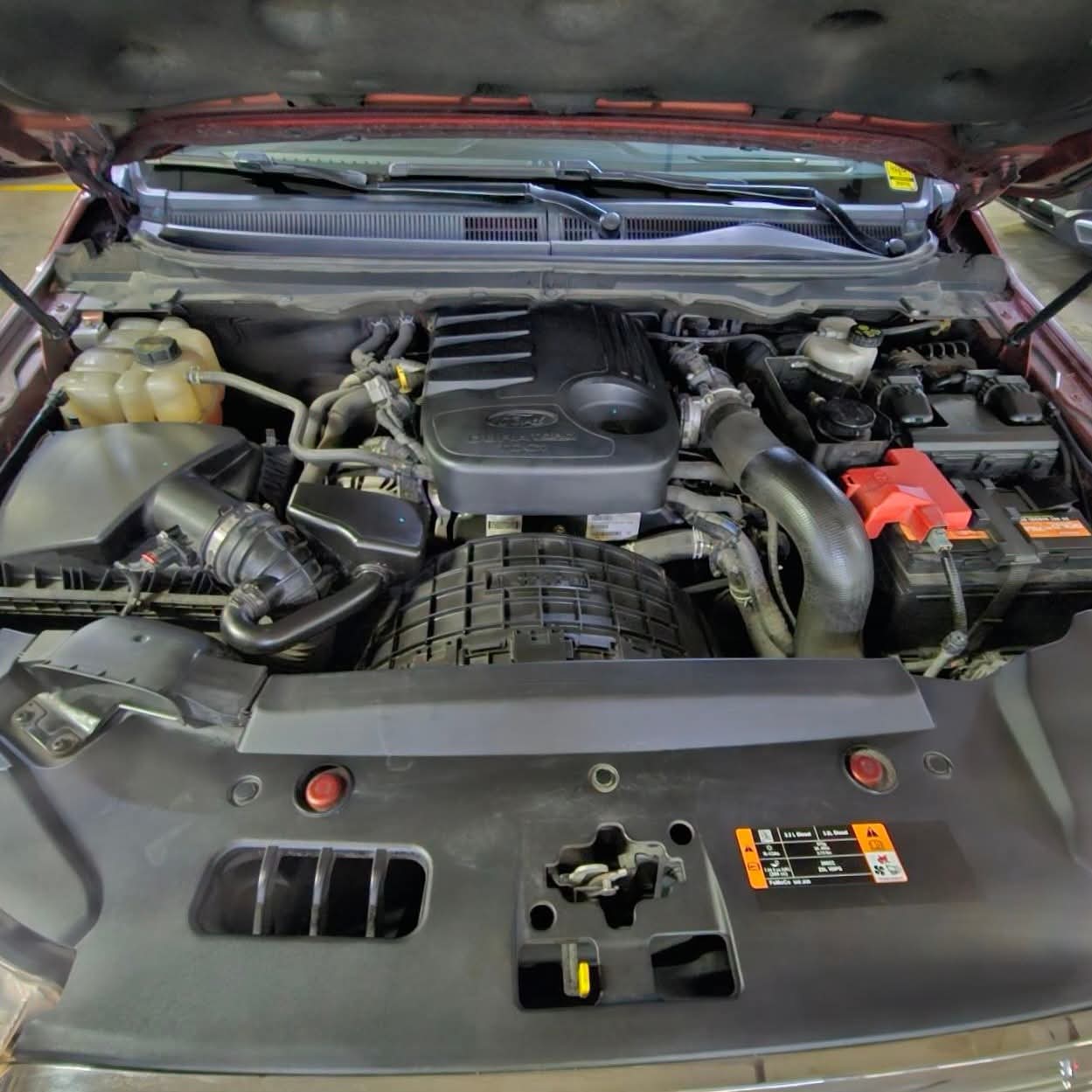 
								2017 Ford Everest Titanium 4X2 2.2L DSL AT full									