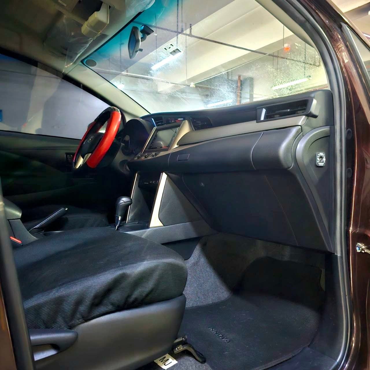 
								2022 Toyota Innova E 2.8L DSL AT full									