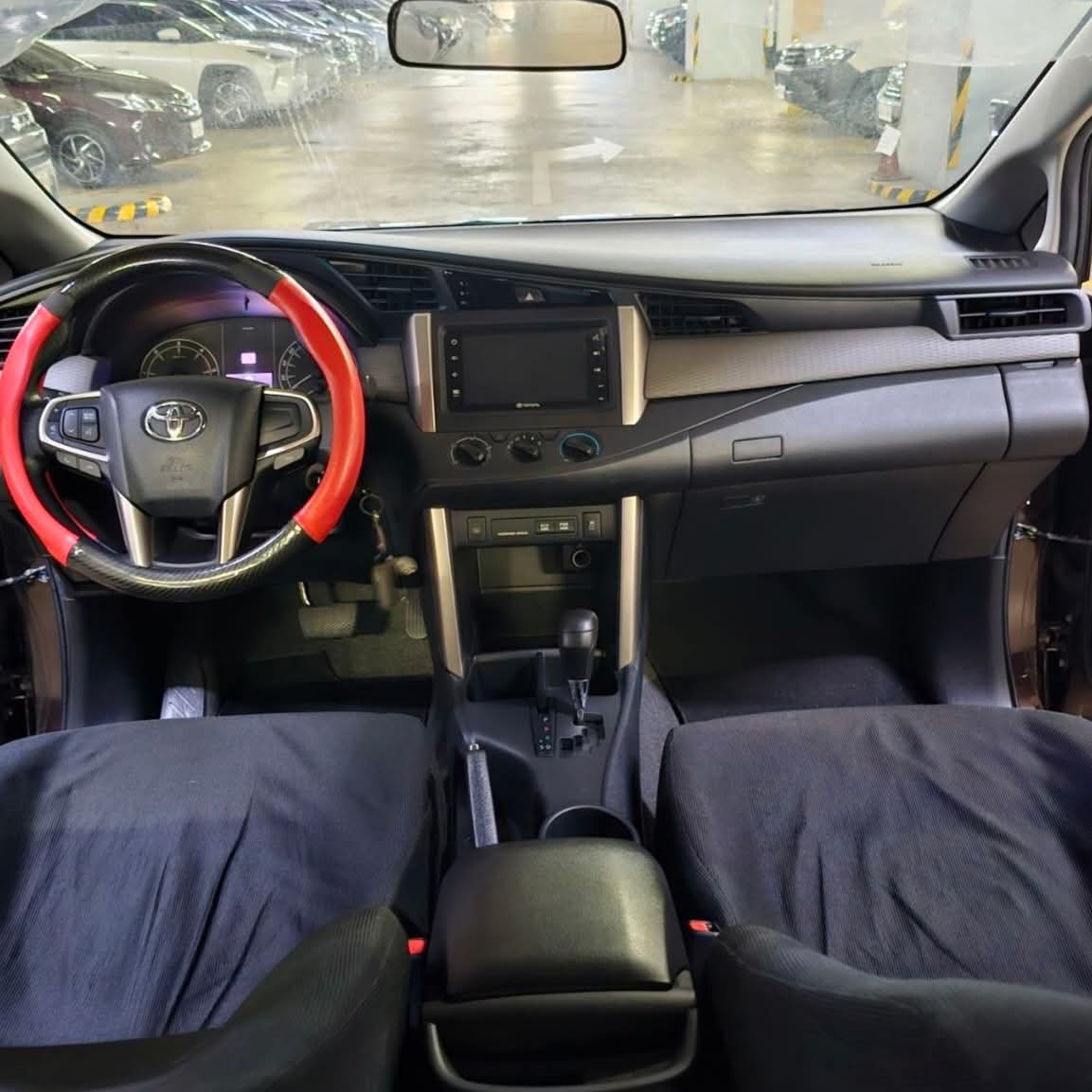 
								2022 Toyota Innova E 2.8L DSL AT full									