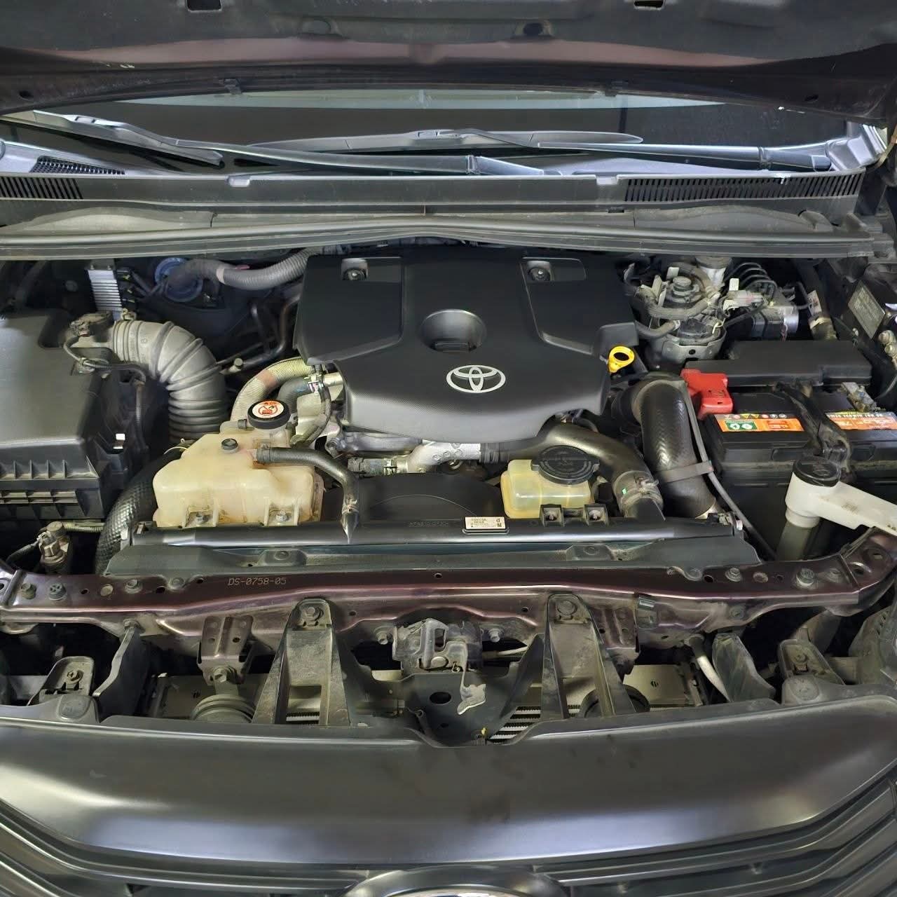 
								2022 Toyota Innova E 2.8L DSL AT full									