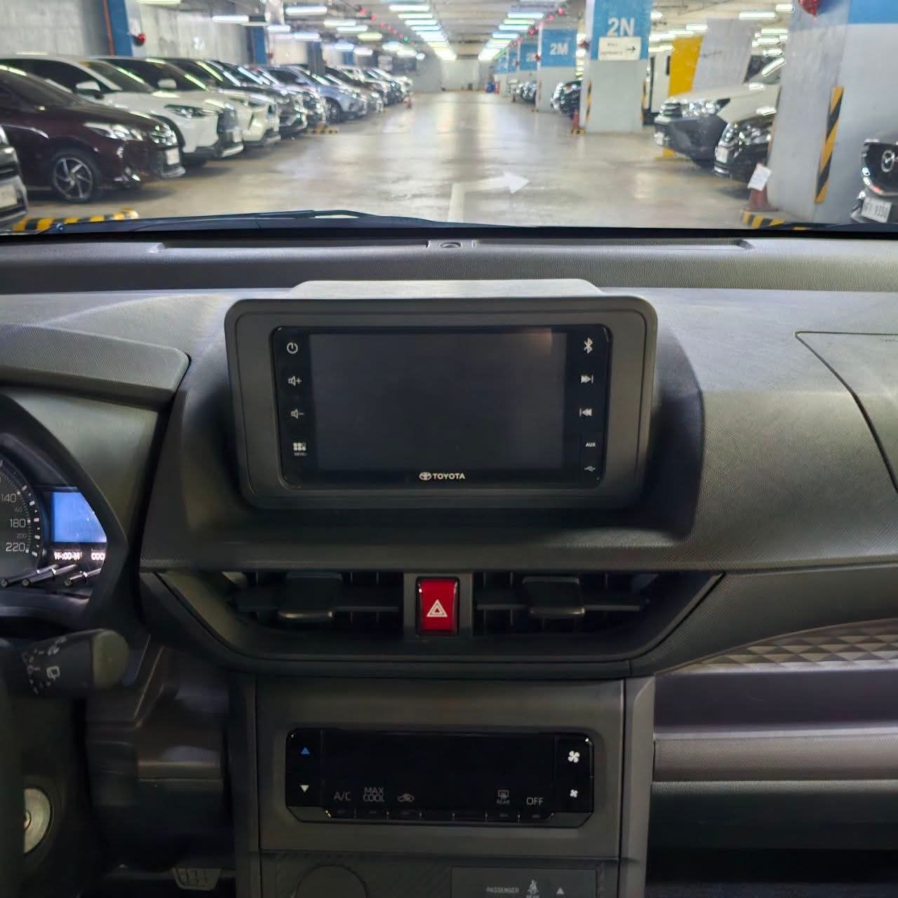 
								2024 Toyota Avanza 1.3L J MT full									