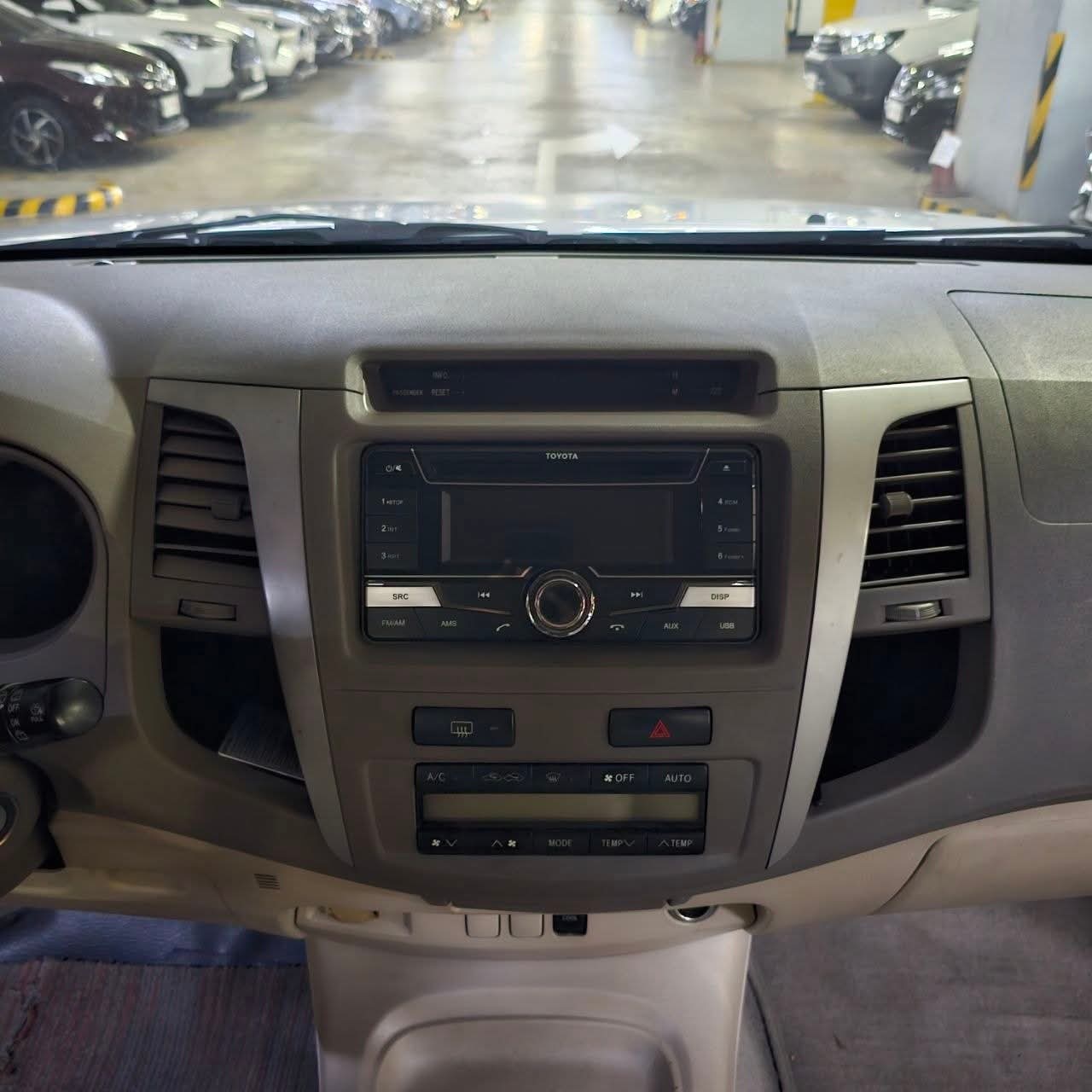 
								2007 Toyota Fortuner G 2.7L 4X2 Gas AT full									