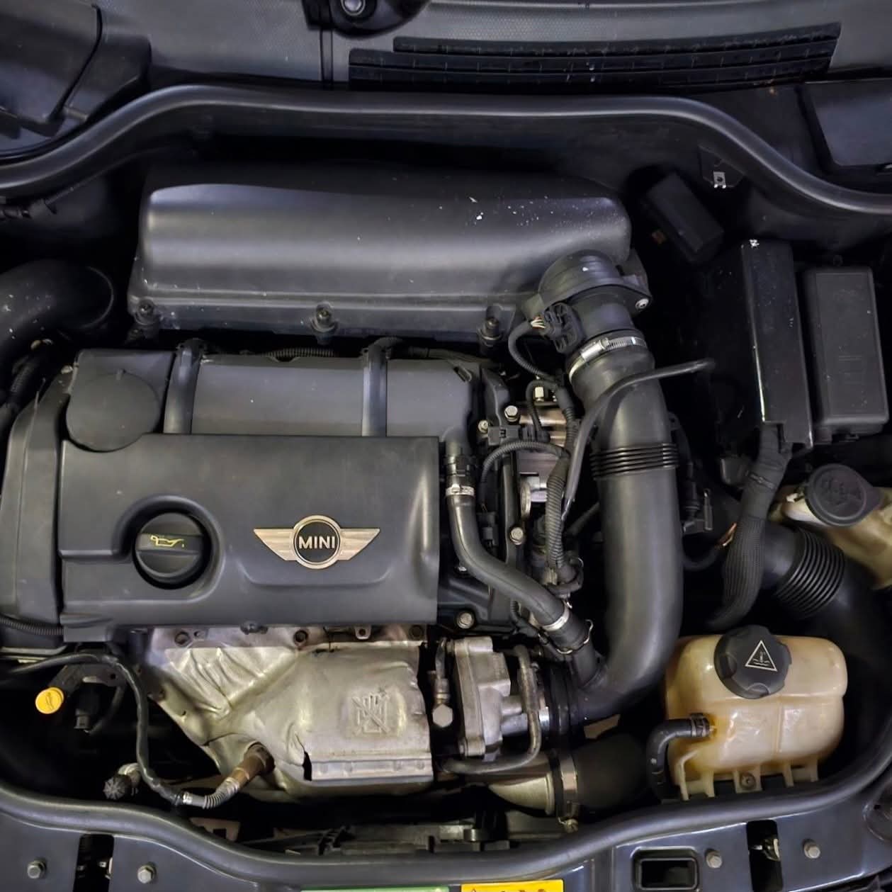 
								2011 MINI Cooper S LCI (R56) 1.6L Turbo Gas AT full									