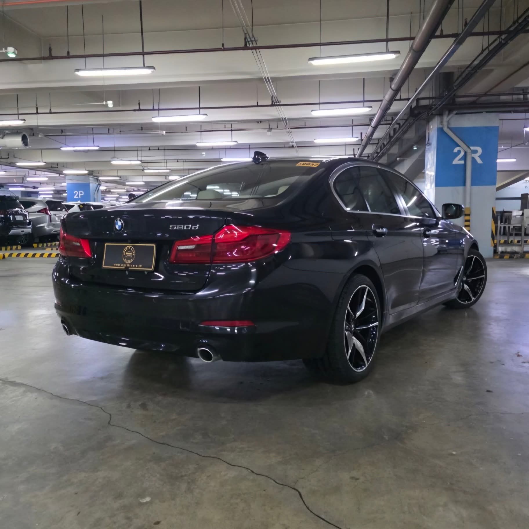 
								2018 BMW 520D 2.0L DSL AT full									