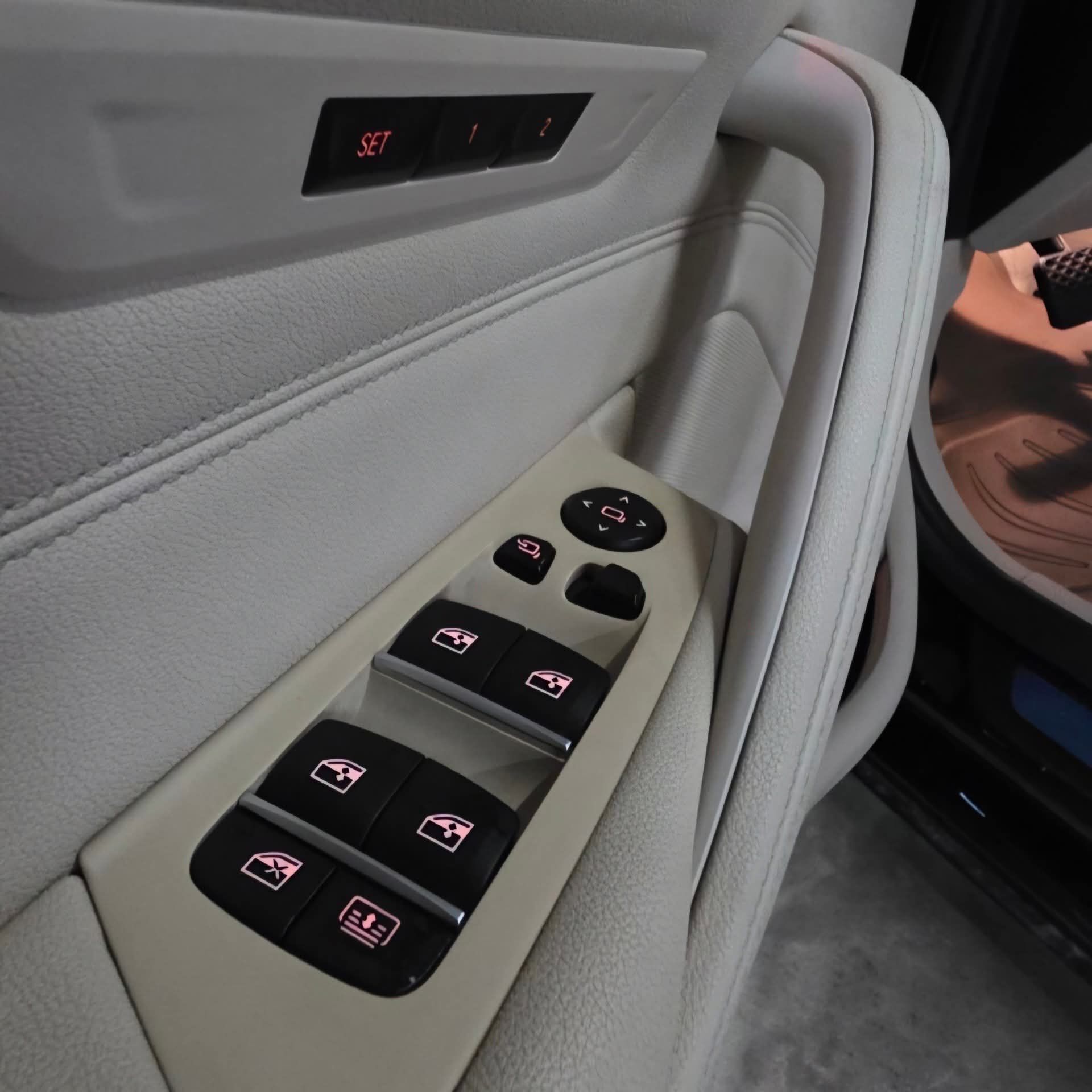 
								2018 BMW 520D 2.0L DSL AT full									