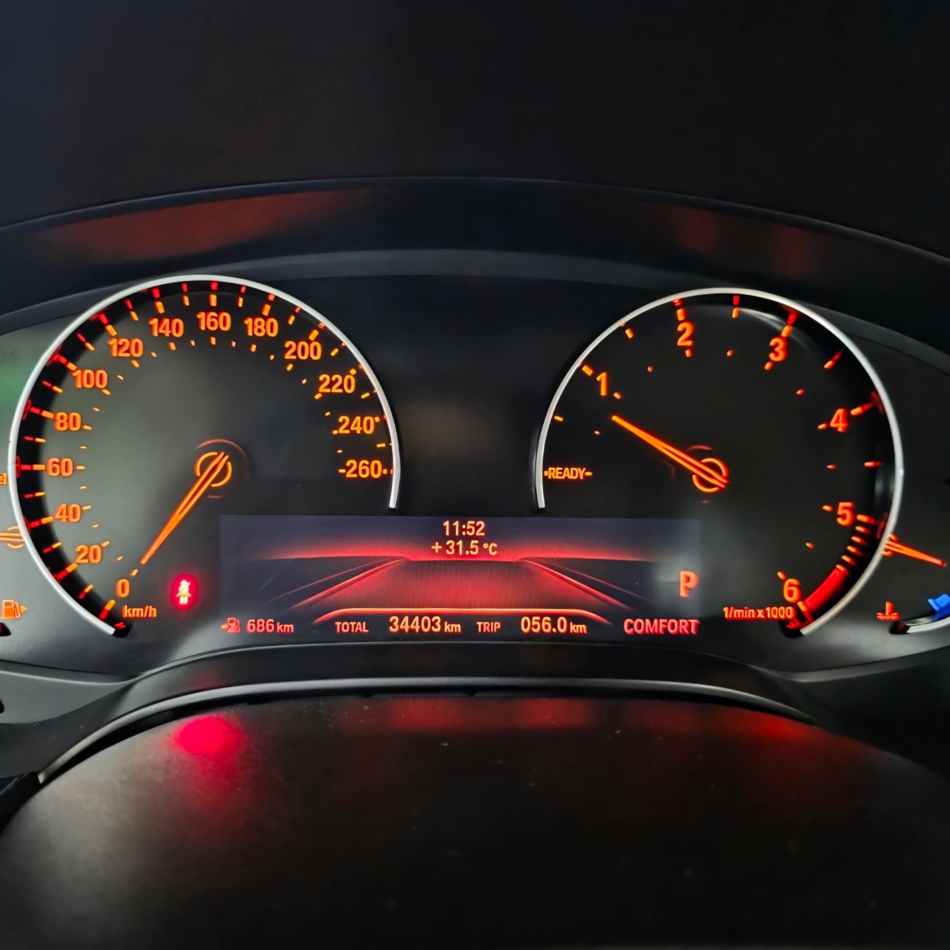 
								2018 BMW 520D 2.0L DSL AT full									