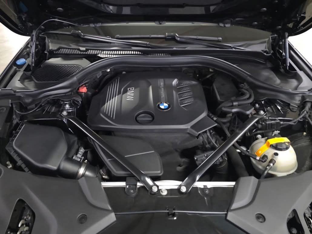 
								2018 BMW 520D 2.0L DSL AT full									