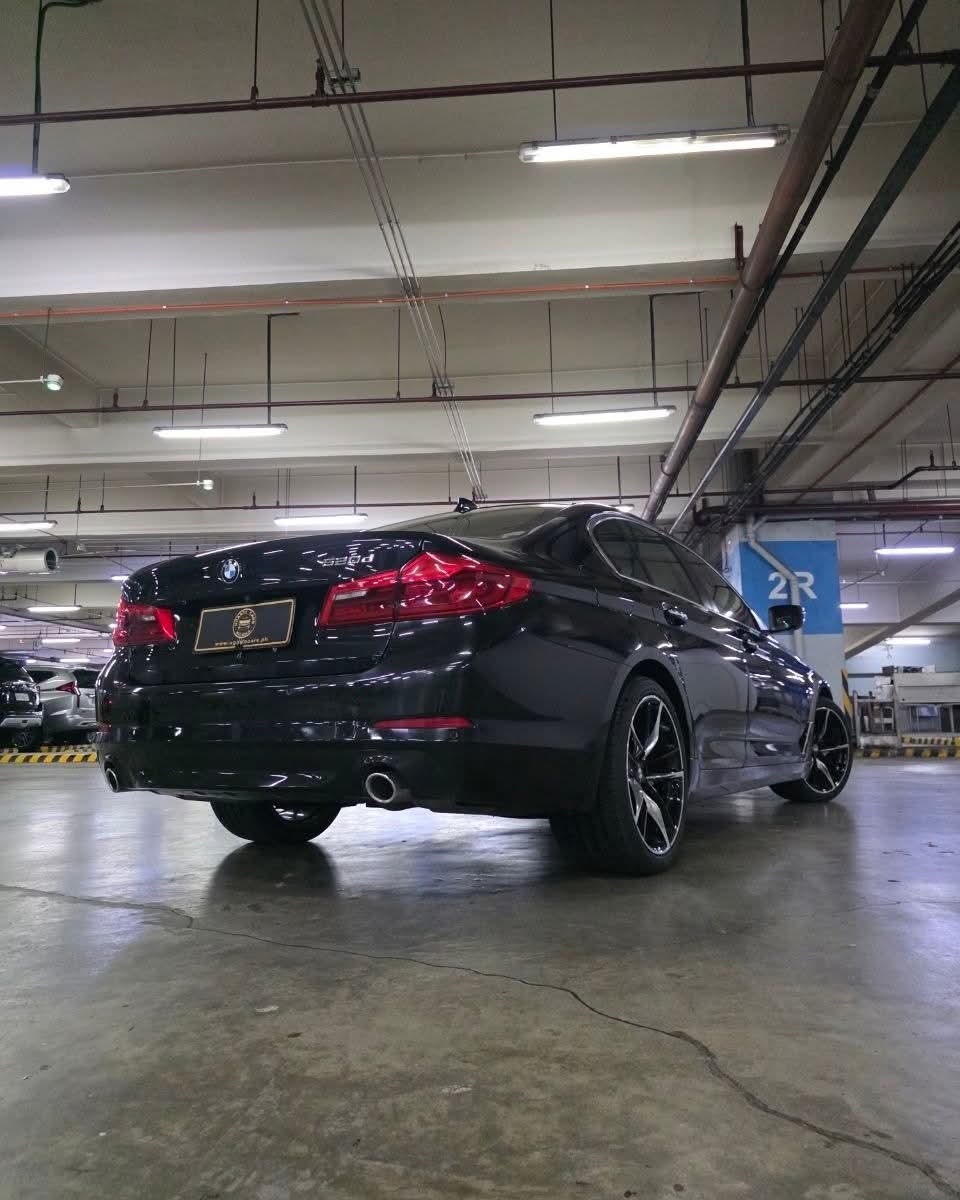 
								2018 BMW 520D 2.0L DSL AT full									