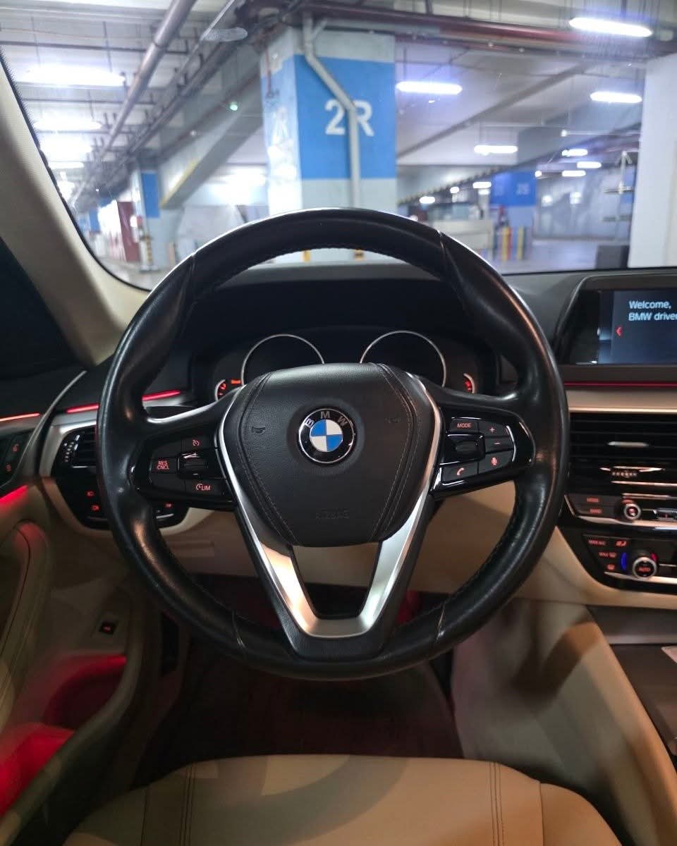 
								2018 BMW 520D 2.0L DSL AT full									