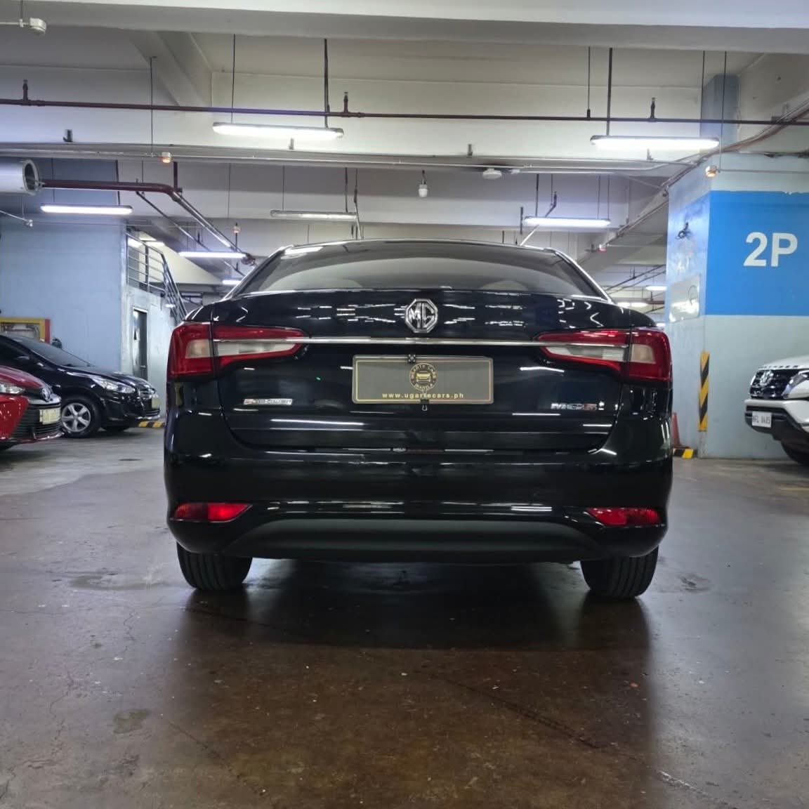 
								2023 MG 5 Core 1.5L AT full									