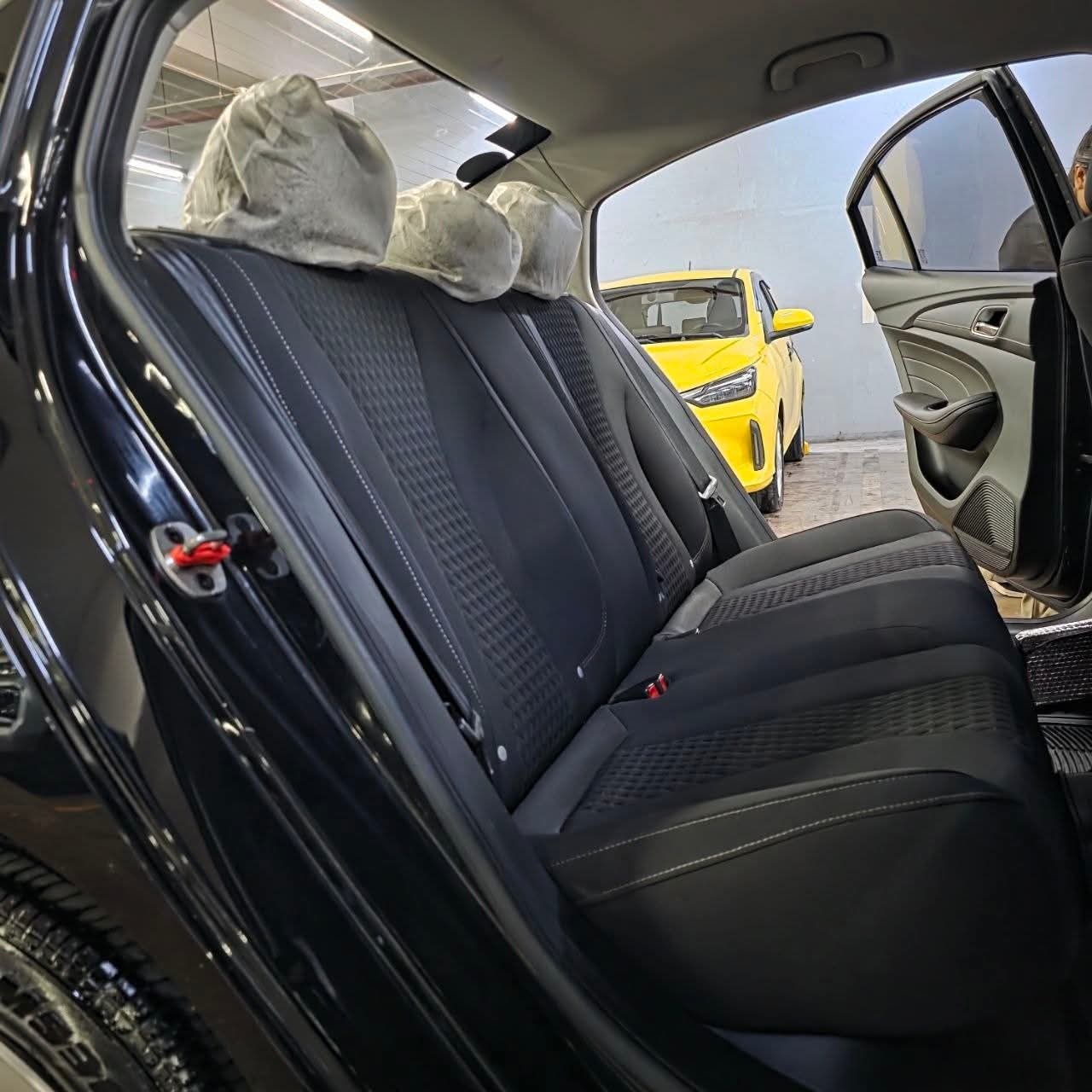 
								2023 MG 5 Core 1.5L AT full									