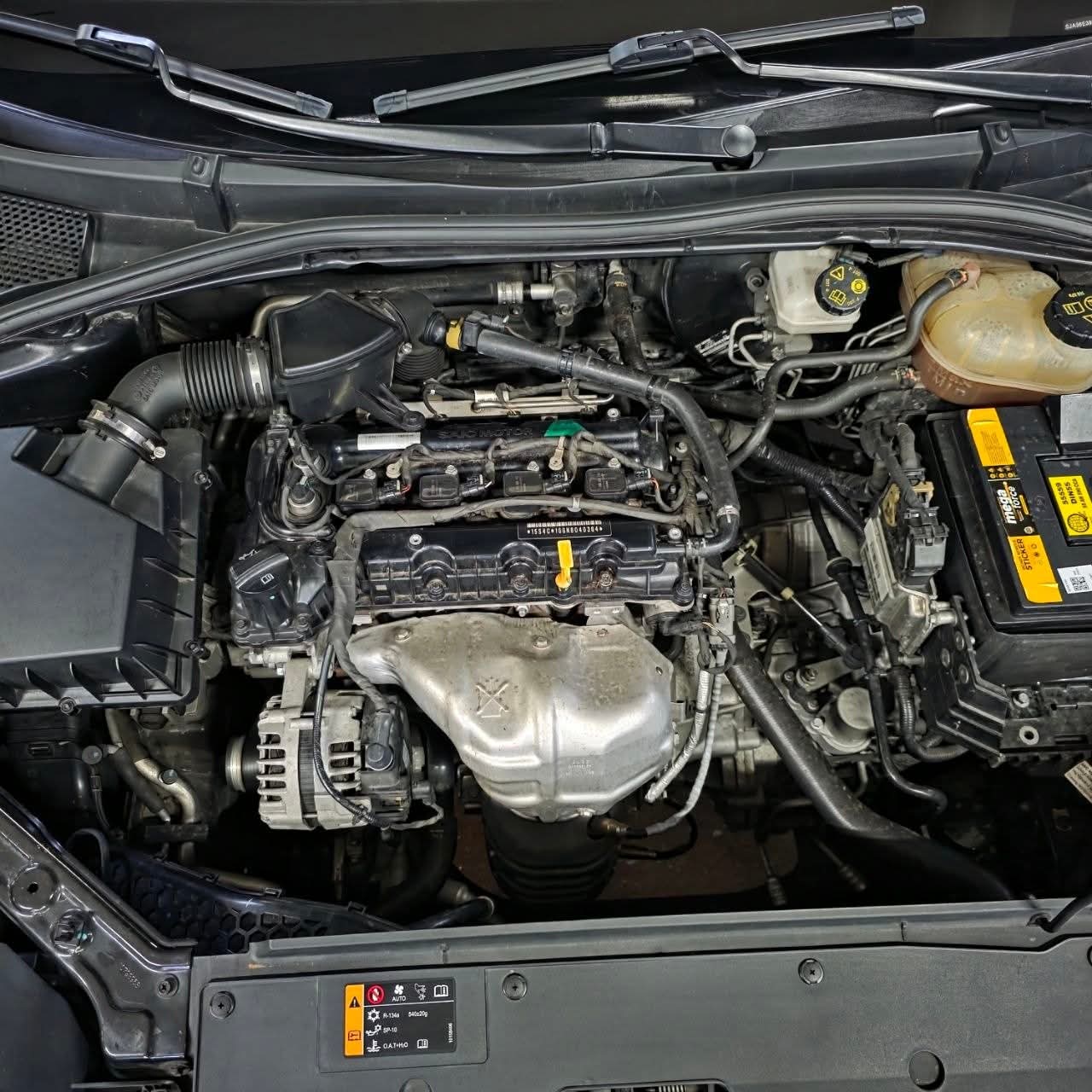 
								2023 MG 5 Core 1.5L AT full									