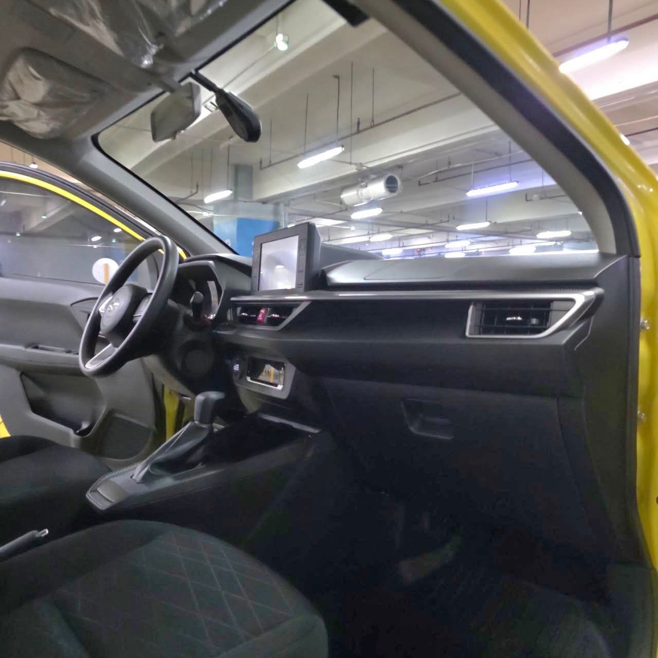 
								2024 Toyota Wigo G 1.0L AT full									