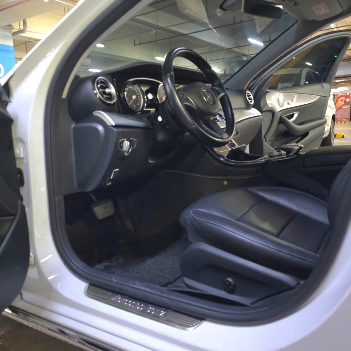 
								2016 Mercedes-Benz E200 Avantgarde 2.0 Gas AT full									