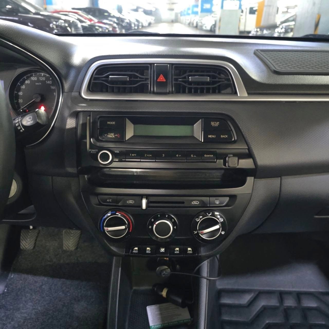
								2019 Hyundai Reina 1.4L GL MT full									