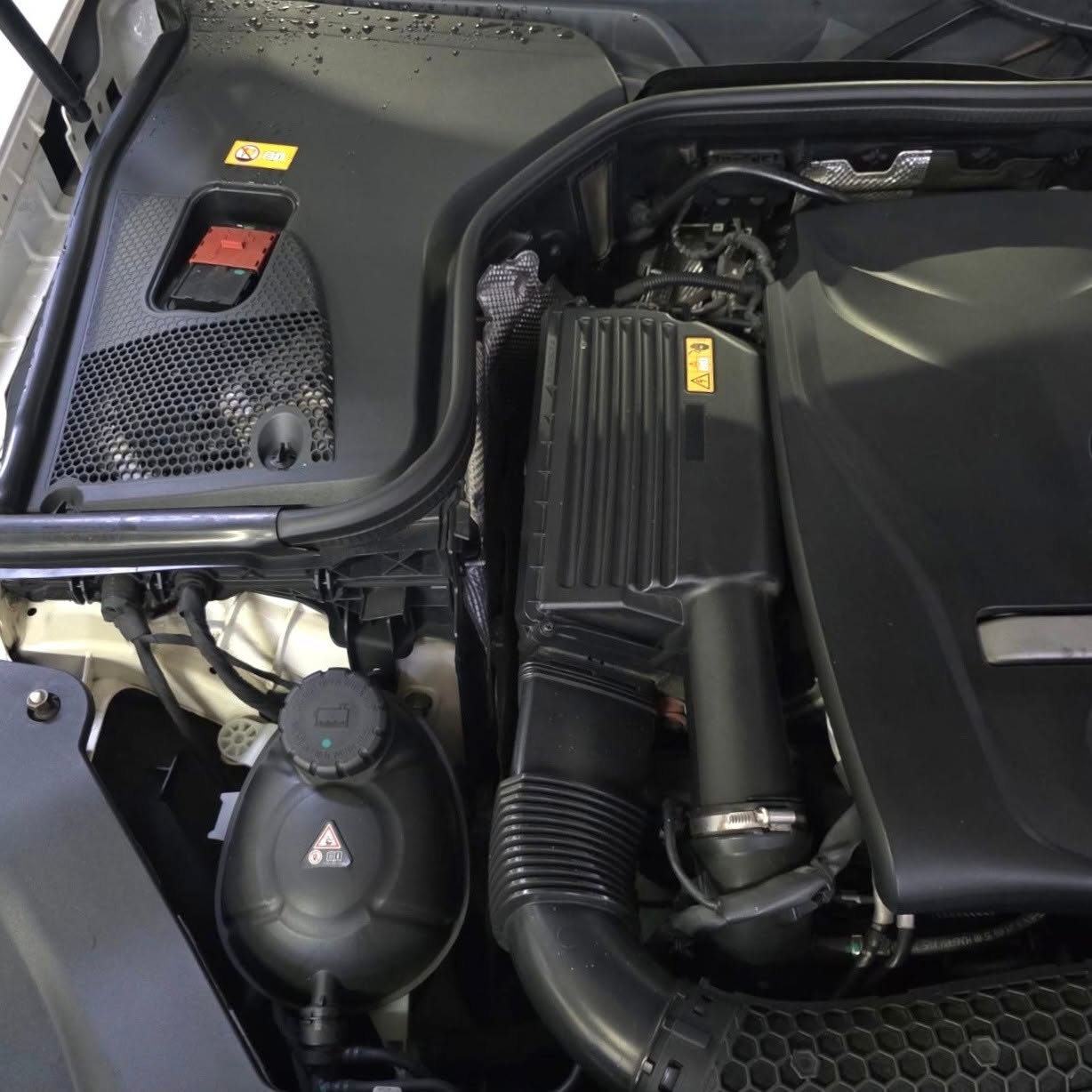 
								2016 Mercedes-Benz E200 Avantgarde 2.0 Gas AT full									