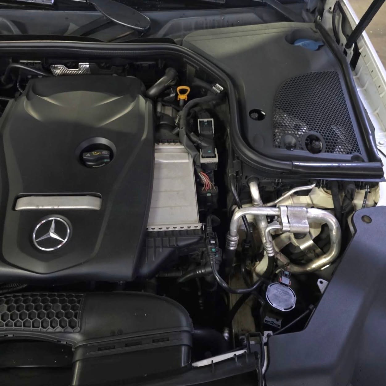
								2016 Mercedes-Benz E200 Avantgarde 2.0 Gas AT full									
