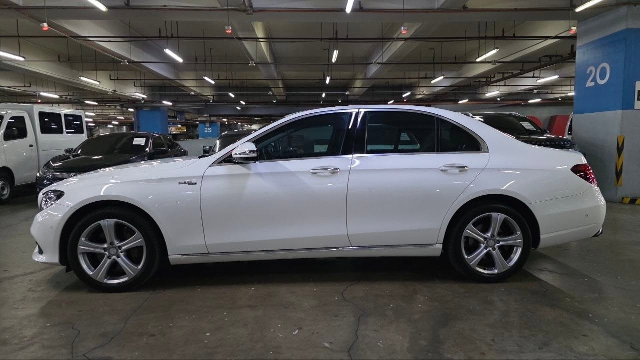 
								2016 Mercedes-Benz E200 Avantgarde 2.0 Gas AT full									