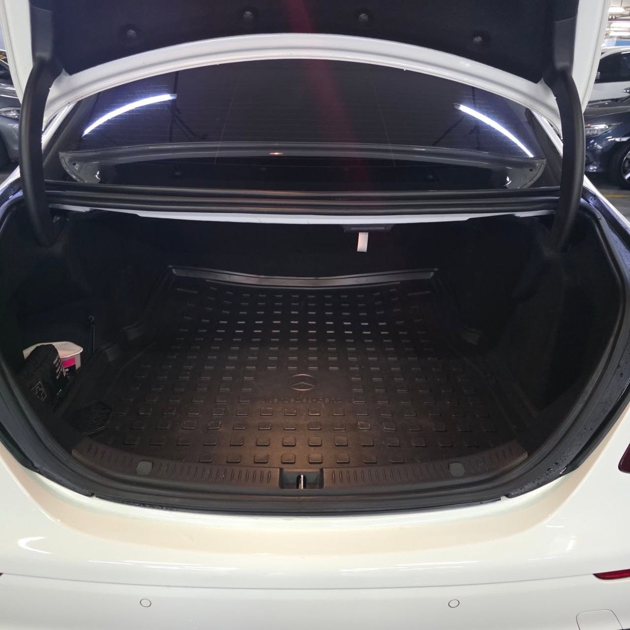 
								2016 Mercedes-Benz E200 Avantgarde 2.0 Gas AT full									