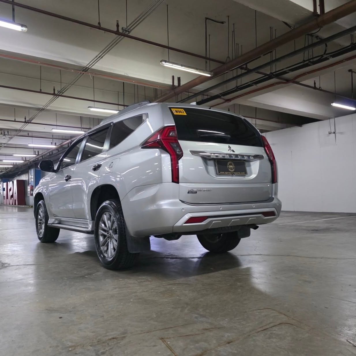 
								2023 Mitsubishi Montero Sport GLX 4X2 2.4L DSL MT full									